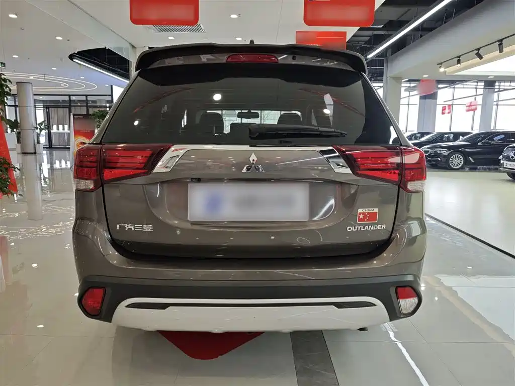 Mitsubishi Outlander 2019 — фото 14