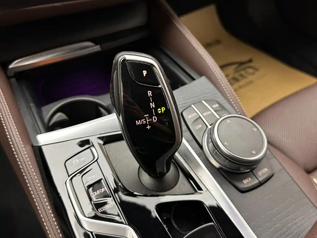 BMW 5 Series 2022 — фото 17