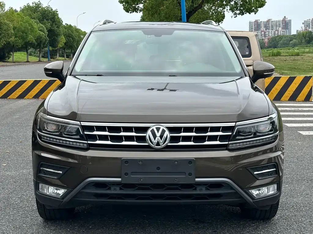 Volkswagen Tiguan L 2018 — фото 2