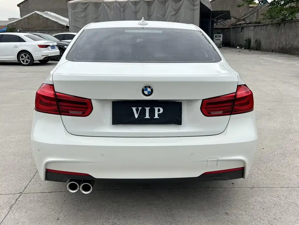 BMW 3 Series 2018 — фото 14