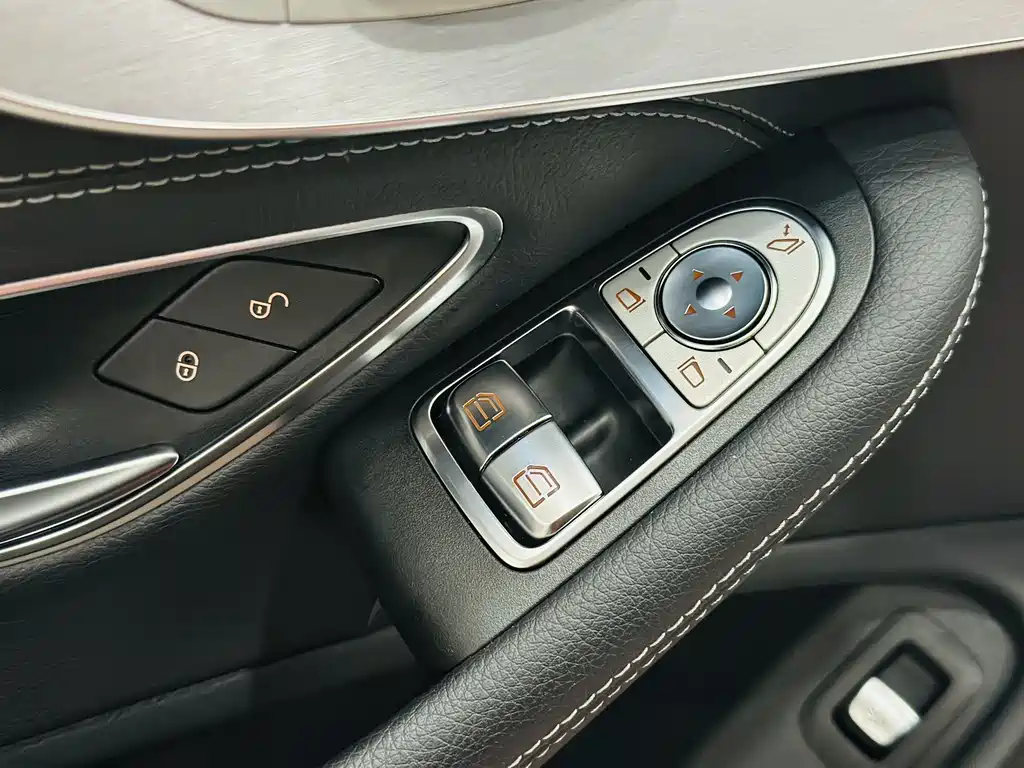 Mercedes-Benz C-Class 2019 — фото 14