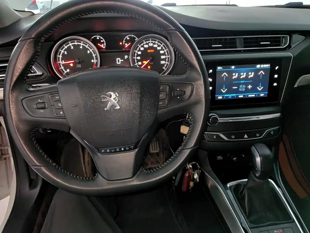 Peugeot 408 2017 — фото 10