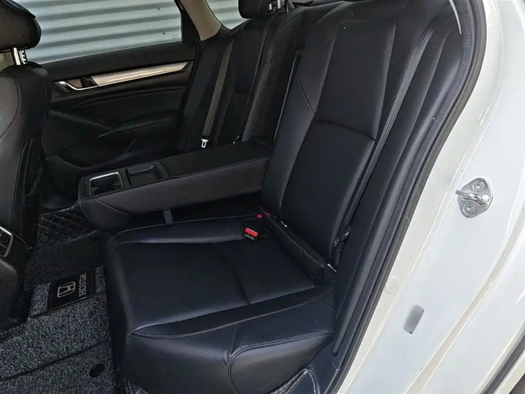 Honda Accord 2020 — фото 17