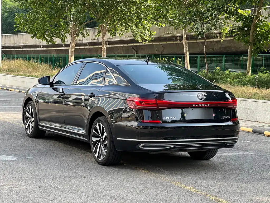 Volkswagen Passat 2024 — фото 4