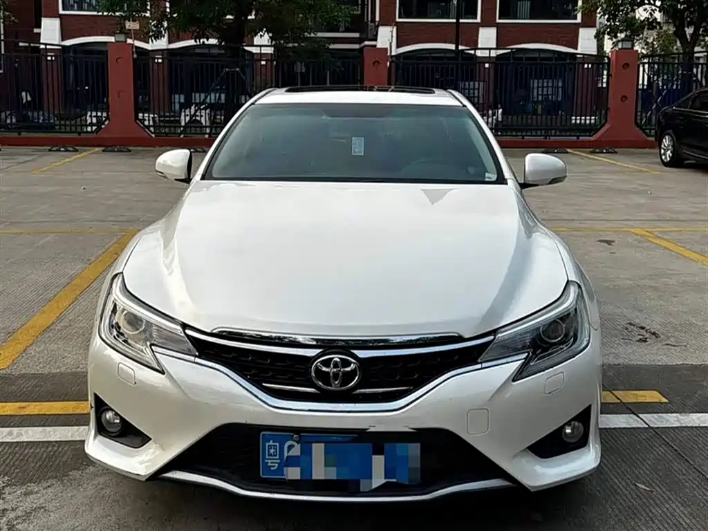 Toyota Reiz 2016