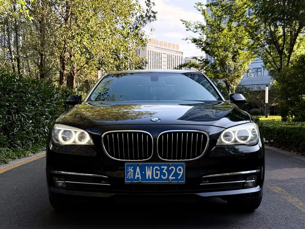 BMW 7 Series 2014 — фото 2