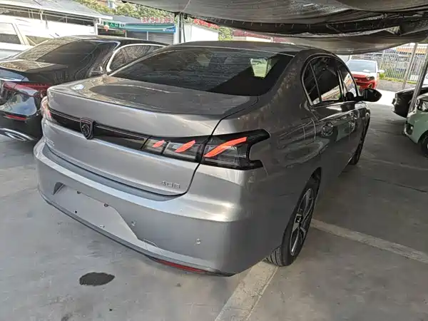 Peugeot 408 2023