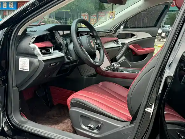 Hongqi H5 2025