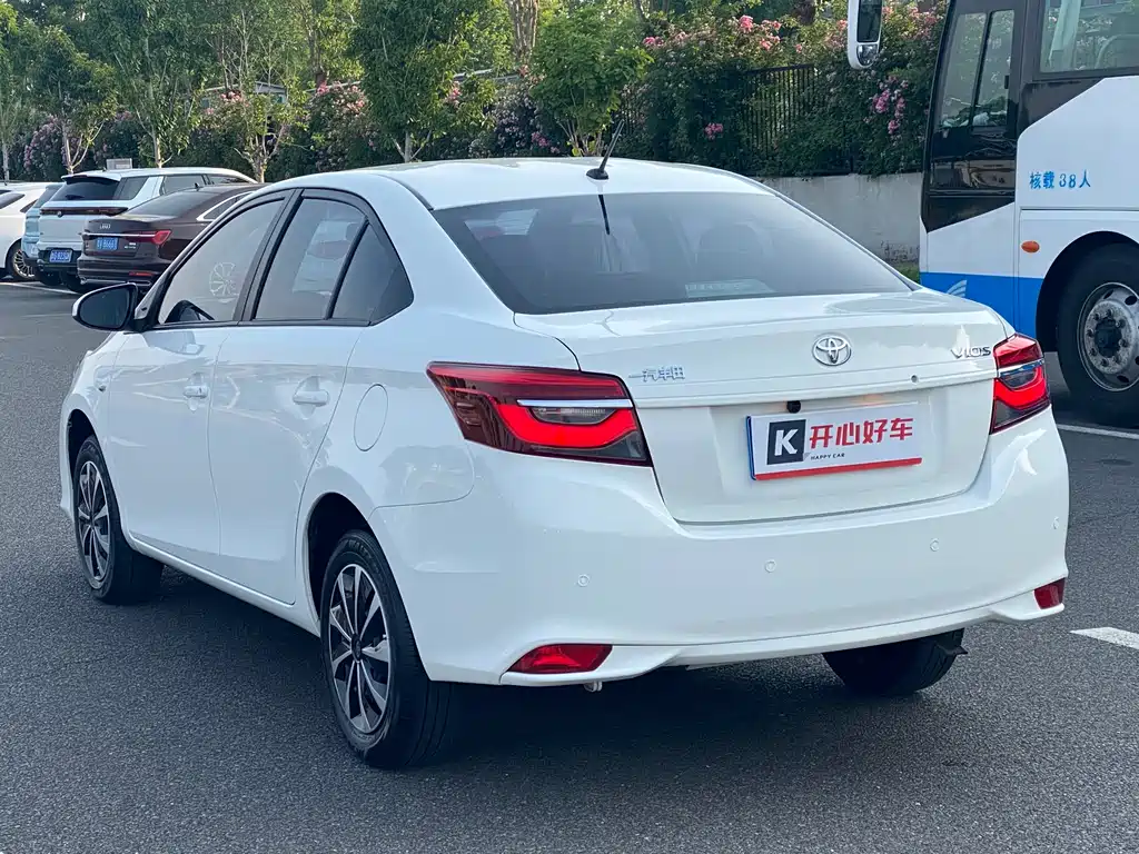Toyota Vios 2022 — фото 13