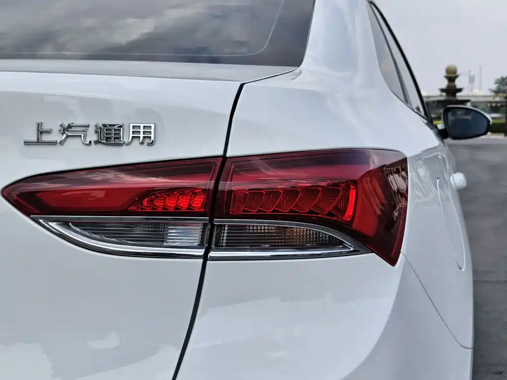 Buick Excelle 2021 — фото 9