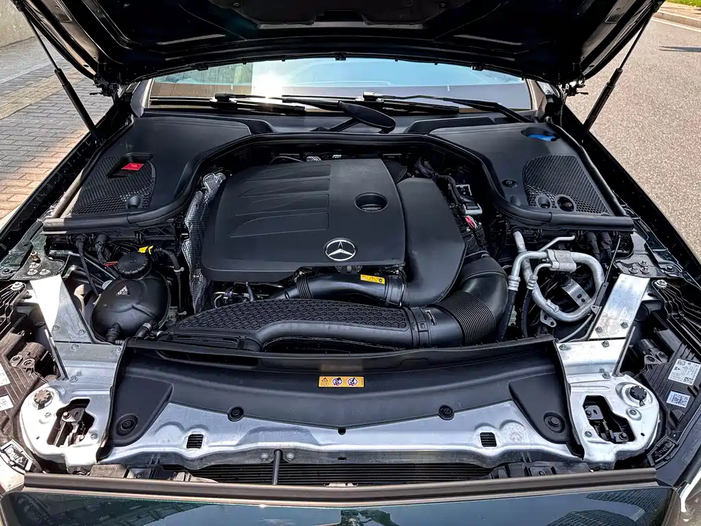 Mercedes-Benz E-Class 2023 — фото 18