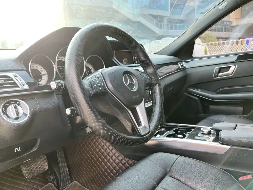 Mercedes-Benz E-Class 2016 — фото 11