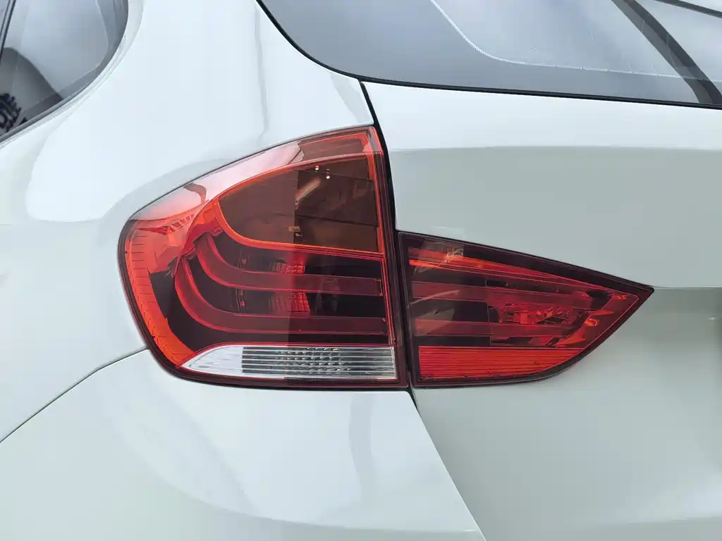 BMW X1 2015 — фото 25