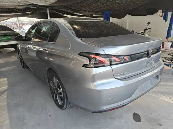Peugeot 408 2023