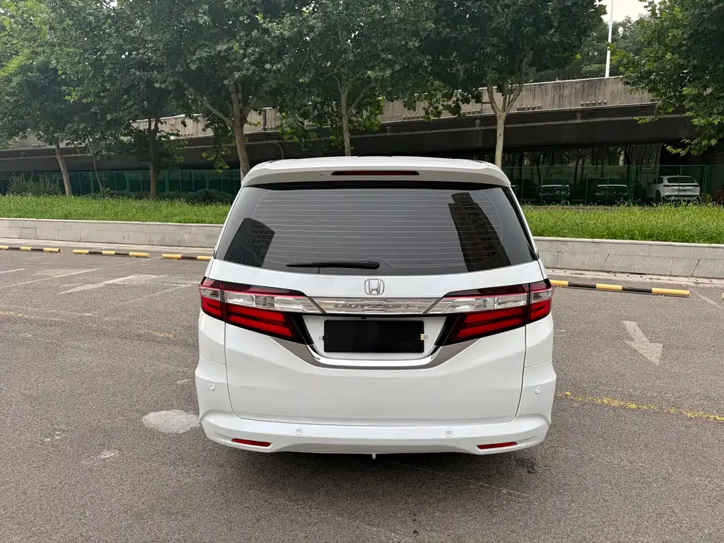 Honda Odyssey 2017 — фото 10