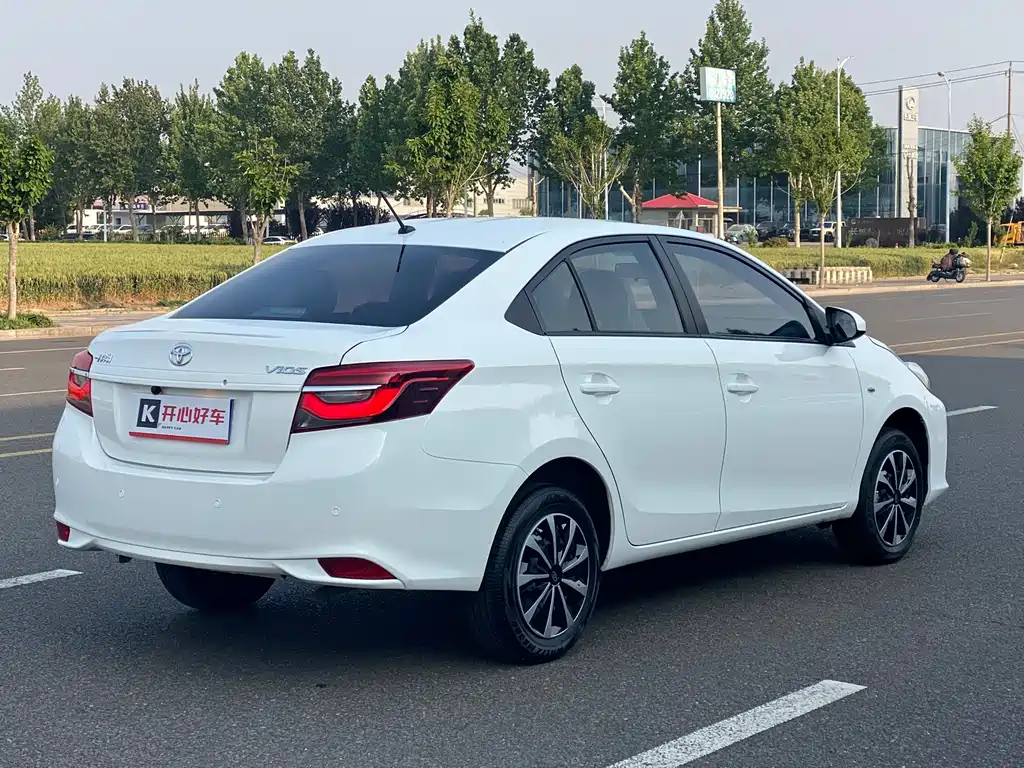 Toyota Vios 2022 — фото 11