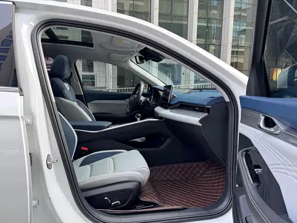 Geely Xingrui 2021