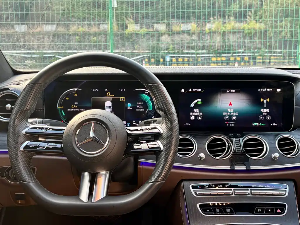 Mercedes-Benz E-Class 2022 — фото 11