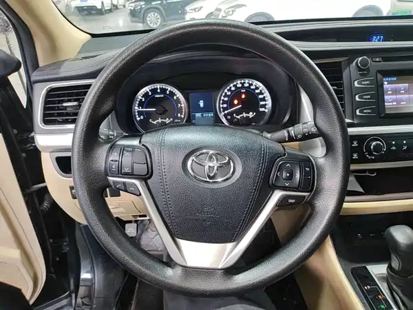 Toyota Highlander 2021