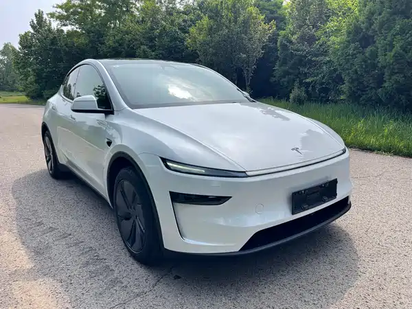 Tesla Model Y 2026