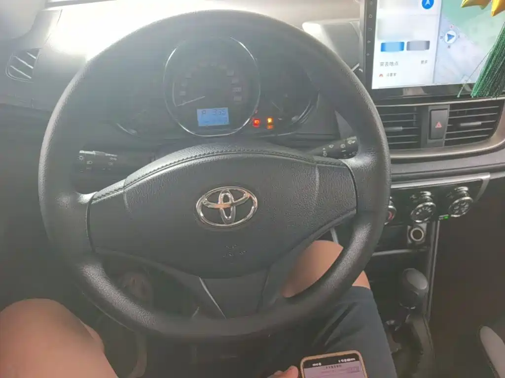 Toyota Yaris L 2021 — фото 10