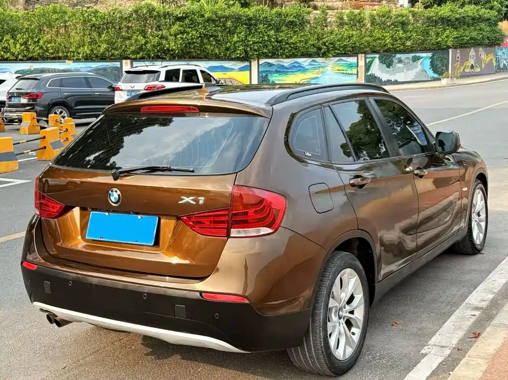 BMW X1 2011 — фото 4