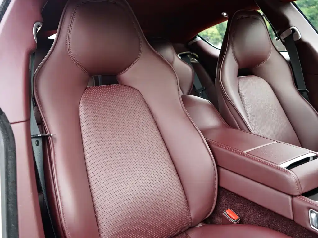 Aston Martin Rapide 2016 — фото 19
