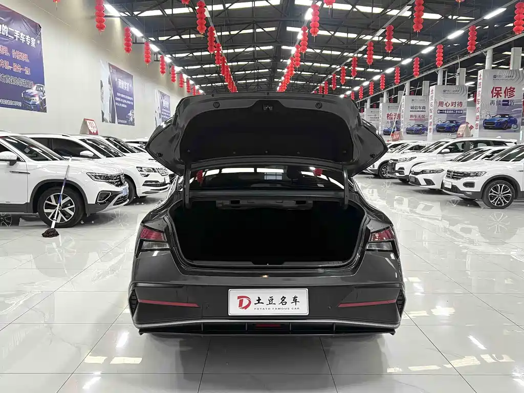 Hyundai Elantra 2023 — фото 15