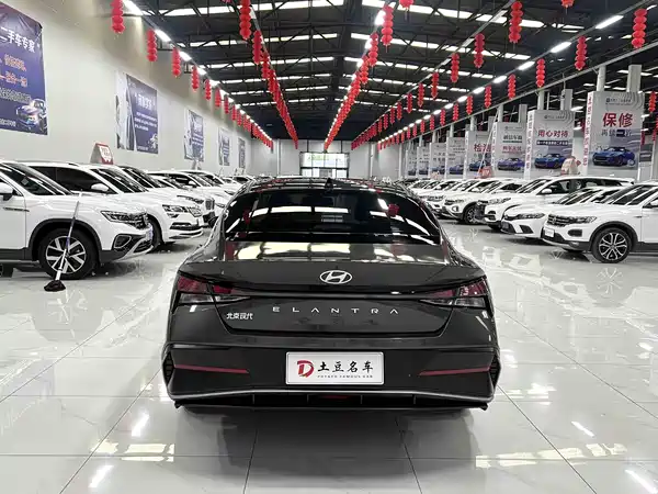 Hyundai Elantra 2023