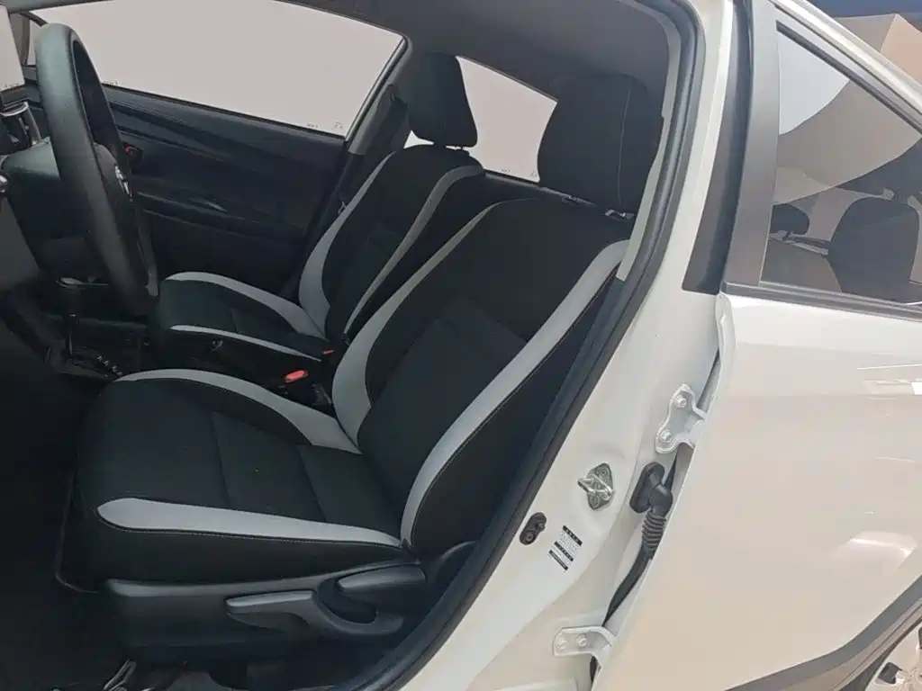 Toyota Yaris L 2021 — фото 15