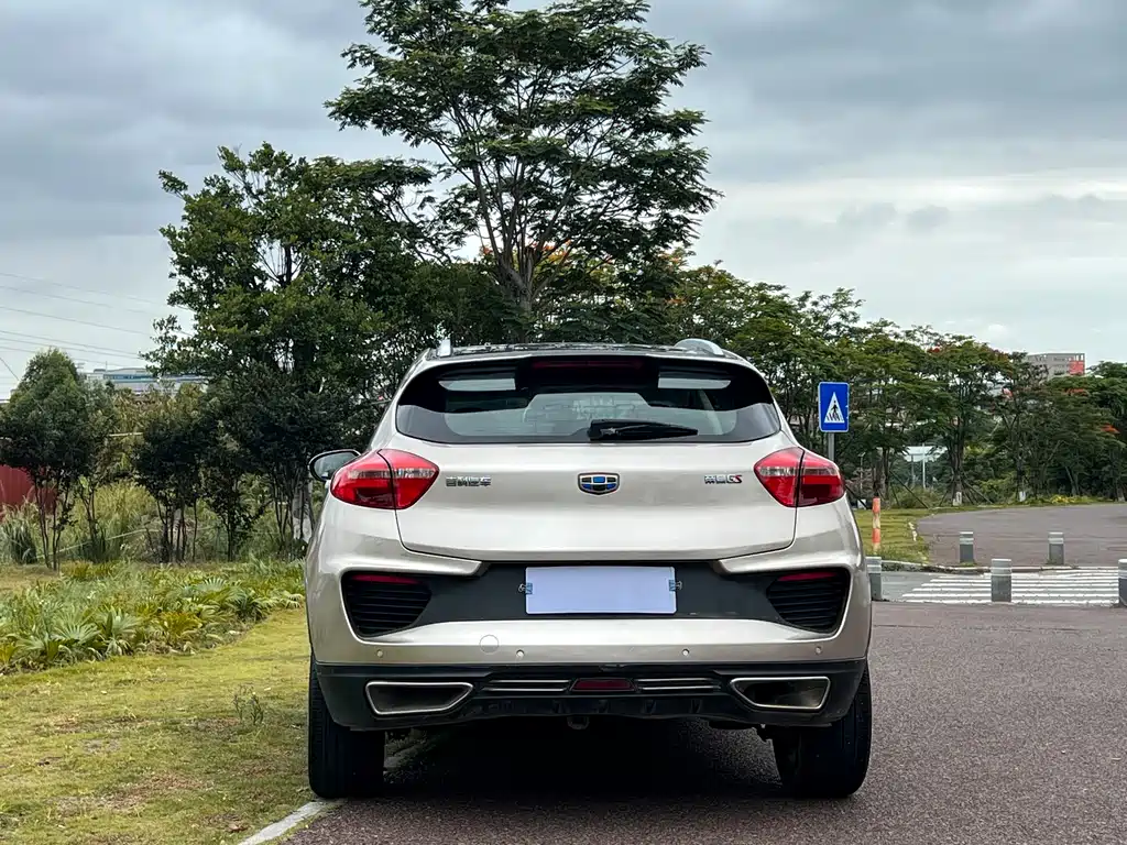 Geely Emgrand GS 2018 — фото 8