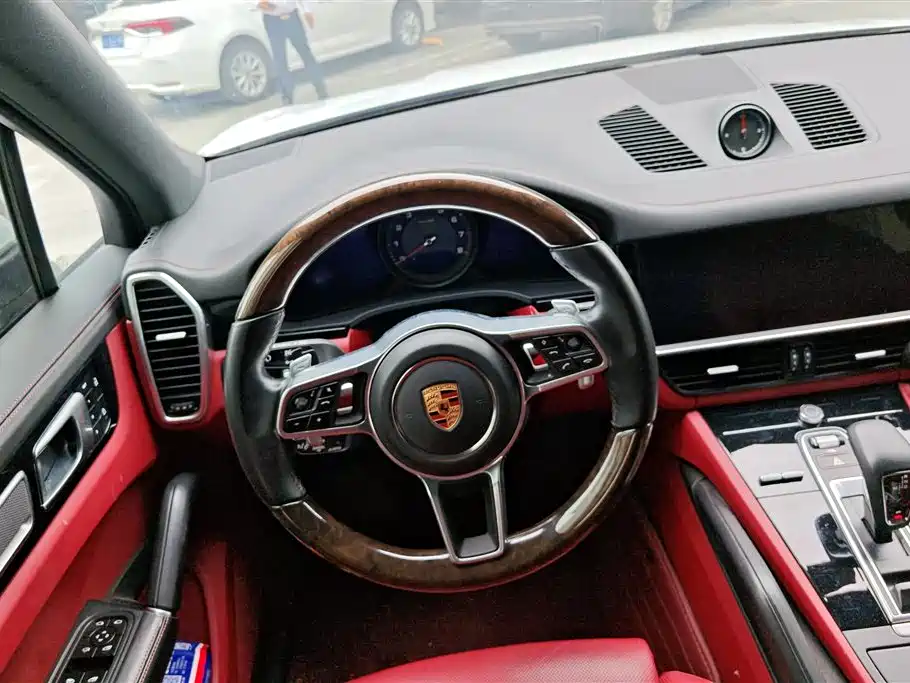 Porsche Cayenne 2023 — фото 15