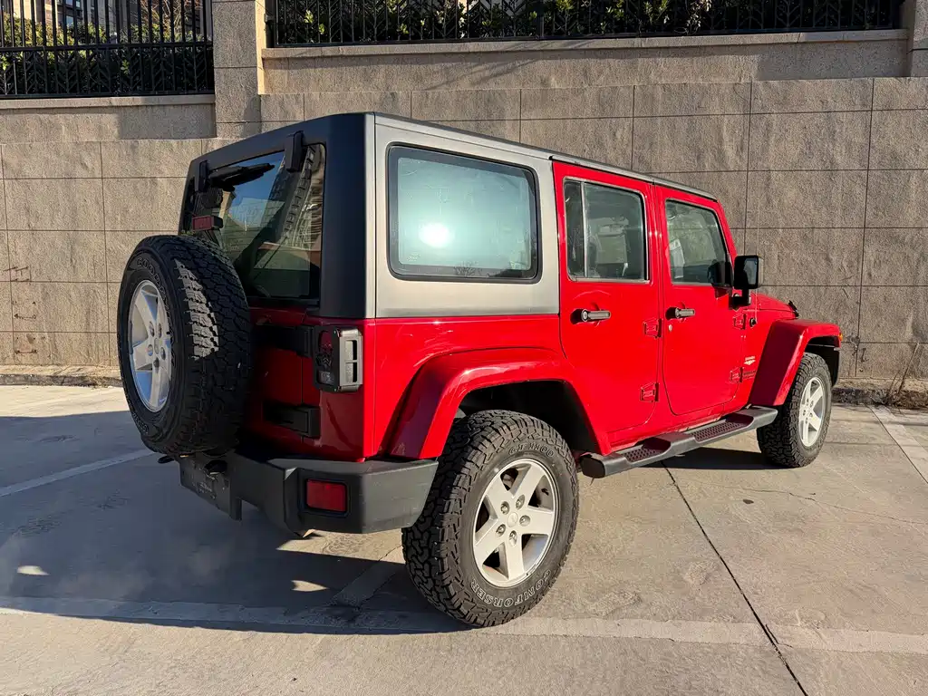 Jeep Wrangler 2014 — фото 7