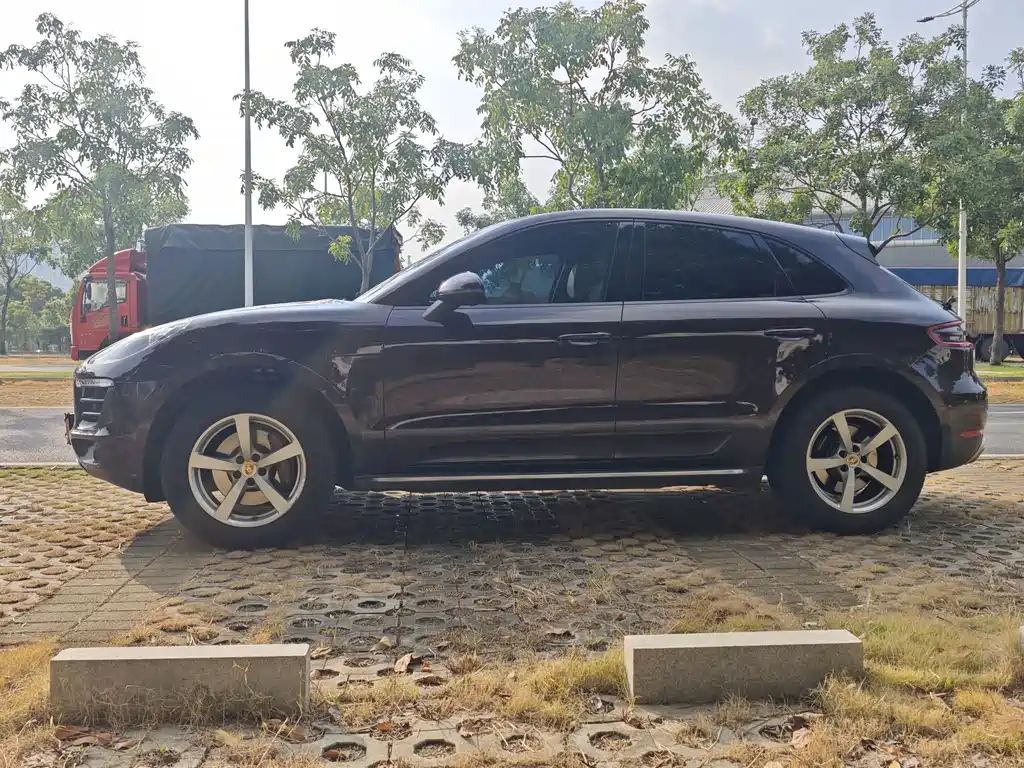 Porsche Macan 2017 — фото 4