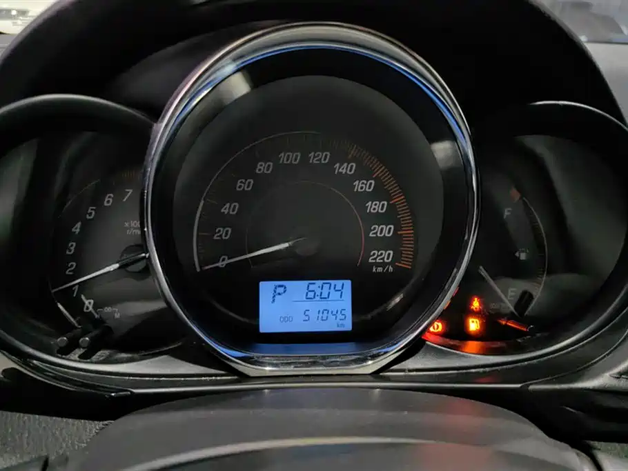 Toyota Yaris L 2021 — фото 13