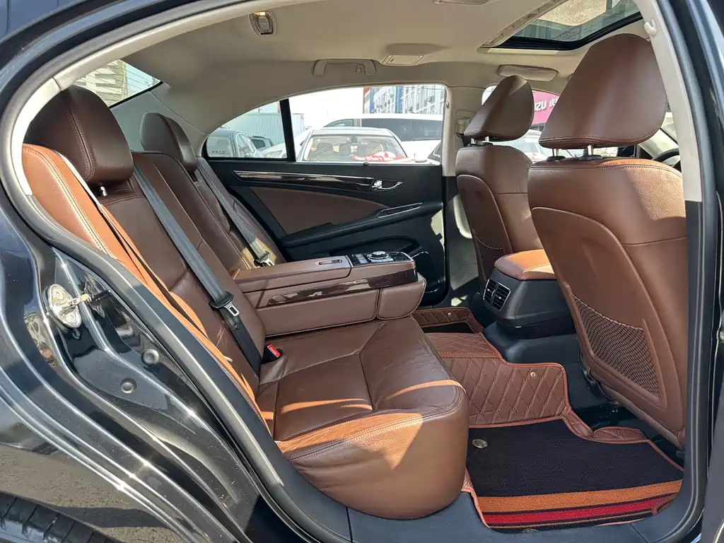 Hongqi H7 2015 — фото 20