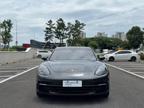 Porsche Panamera 2020