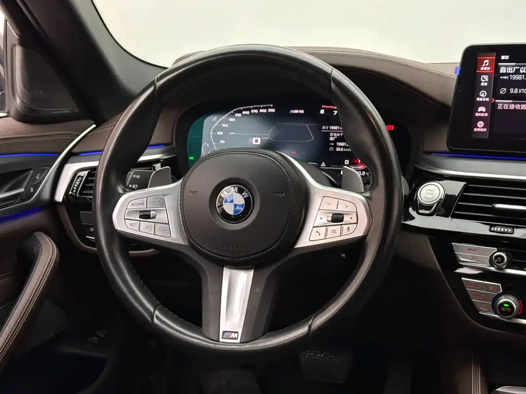 BMW 5 Series 2023 — фото 12