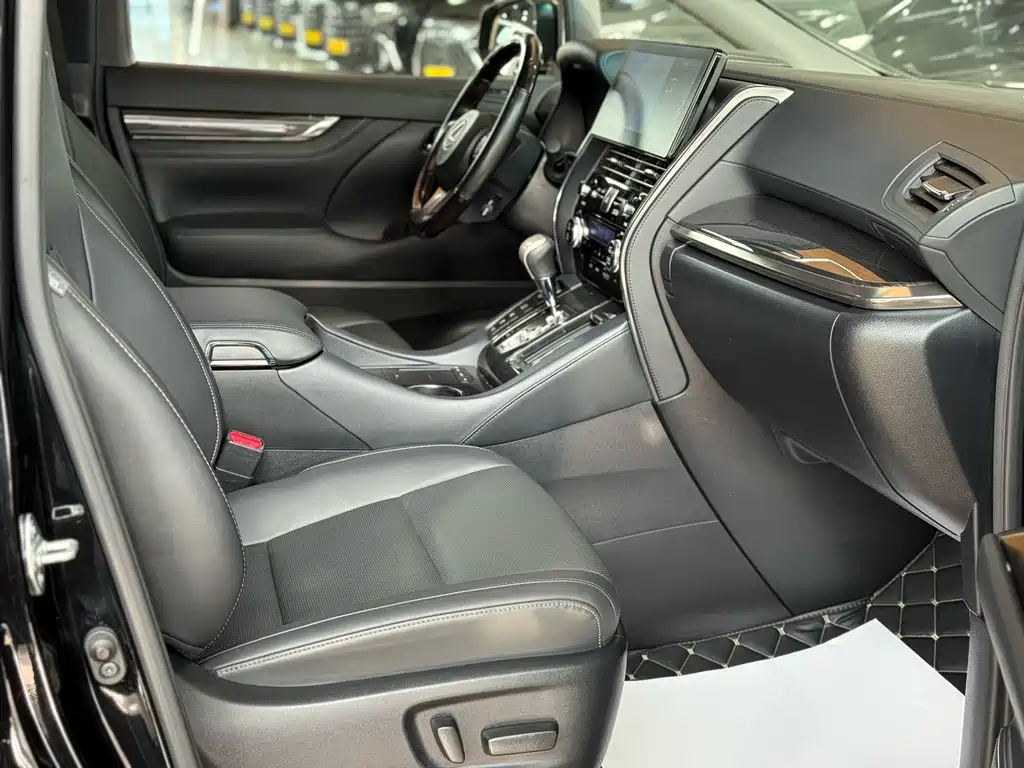 Lexus LM 2020 — фото 16