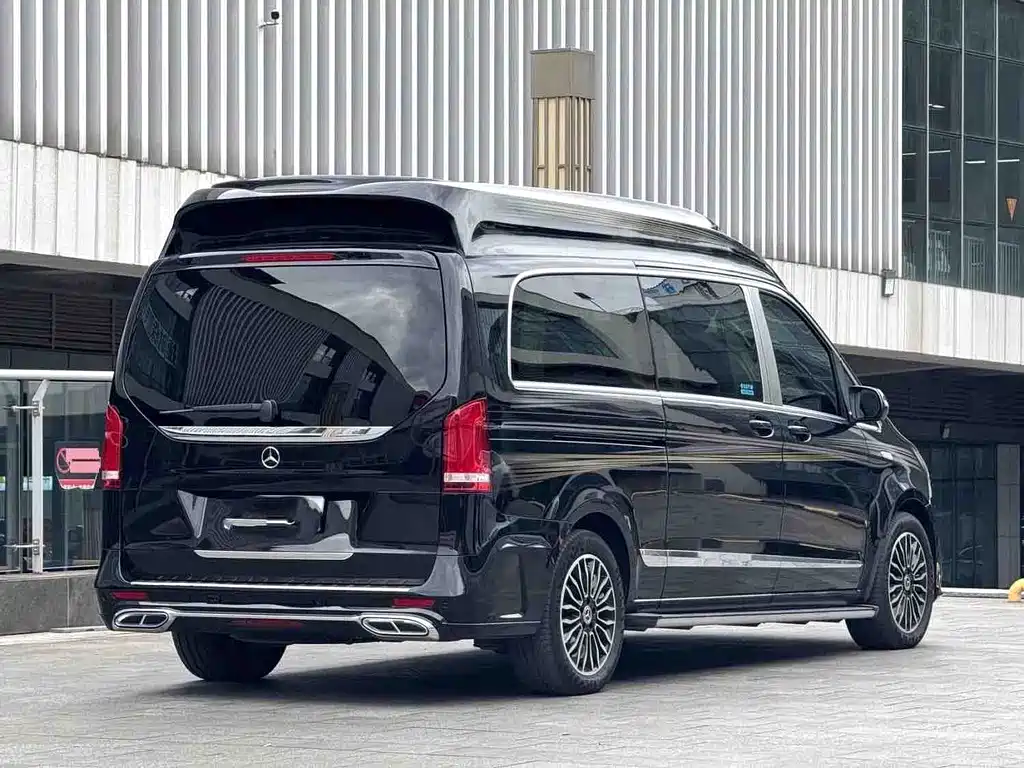 Mercedes-Benz V-Class 2022 — фото 17