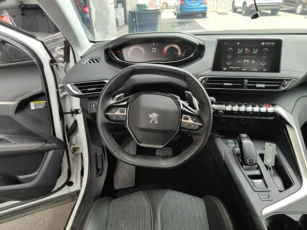 Peugeot 5008 2018 — фото 11