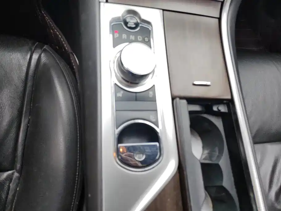 Jaguar XF 2015 — фото 16