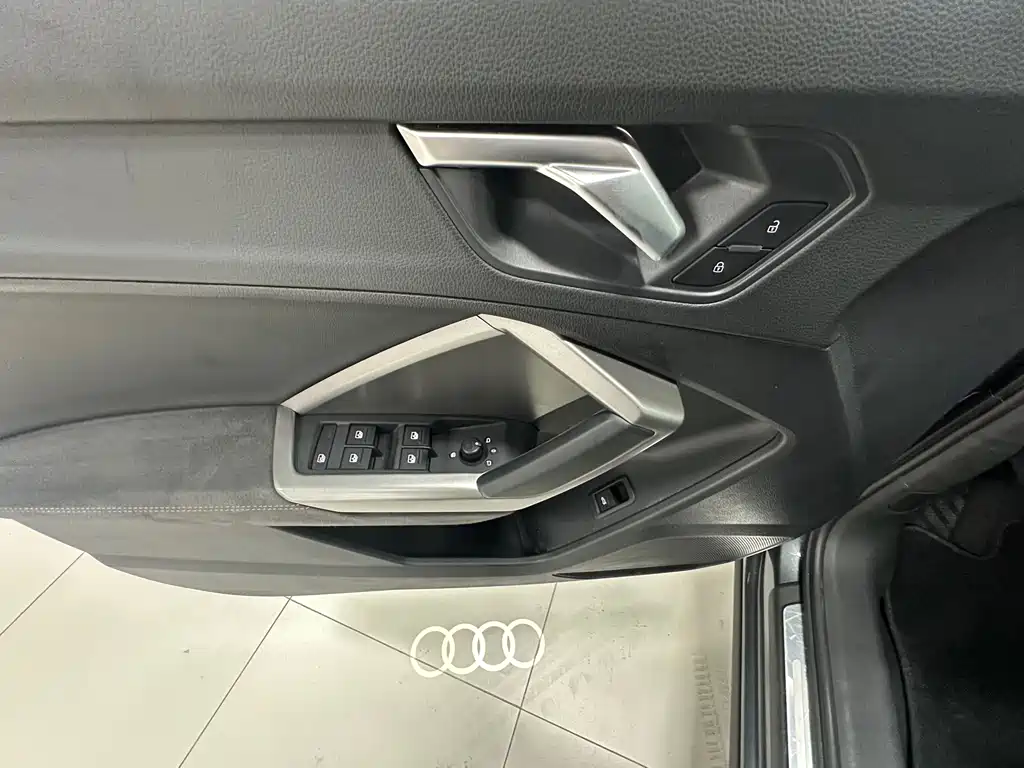 Audi Q3 2023 — фото 18