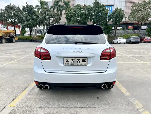 Porsche Cayenne 2011
