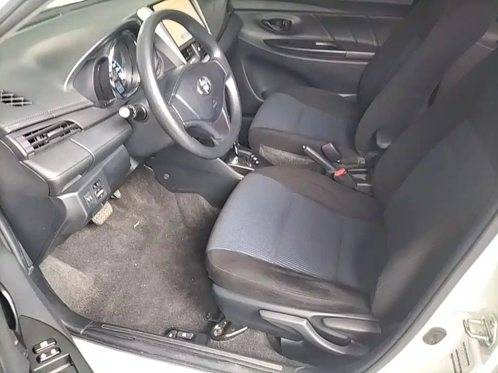 Toyota Yaris L 2019 — фото 15