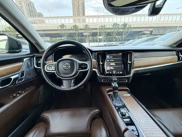 Volvo S90 2018