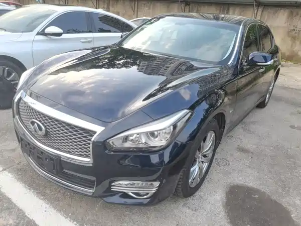 Infiniti Q70 2016