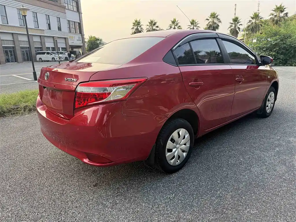 Toyota Vios 2015 — фото 4