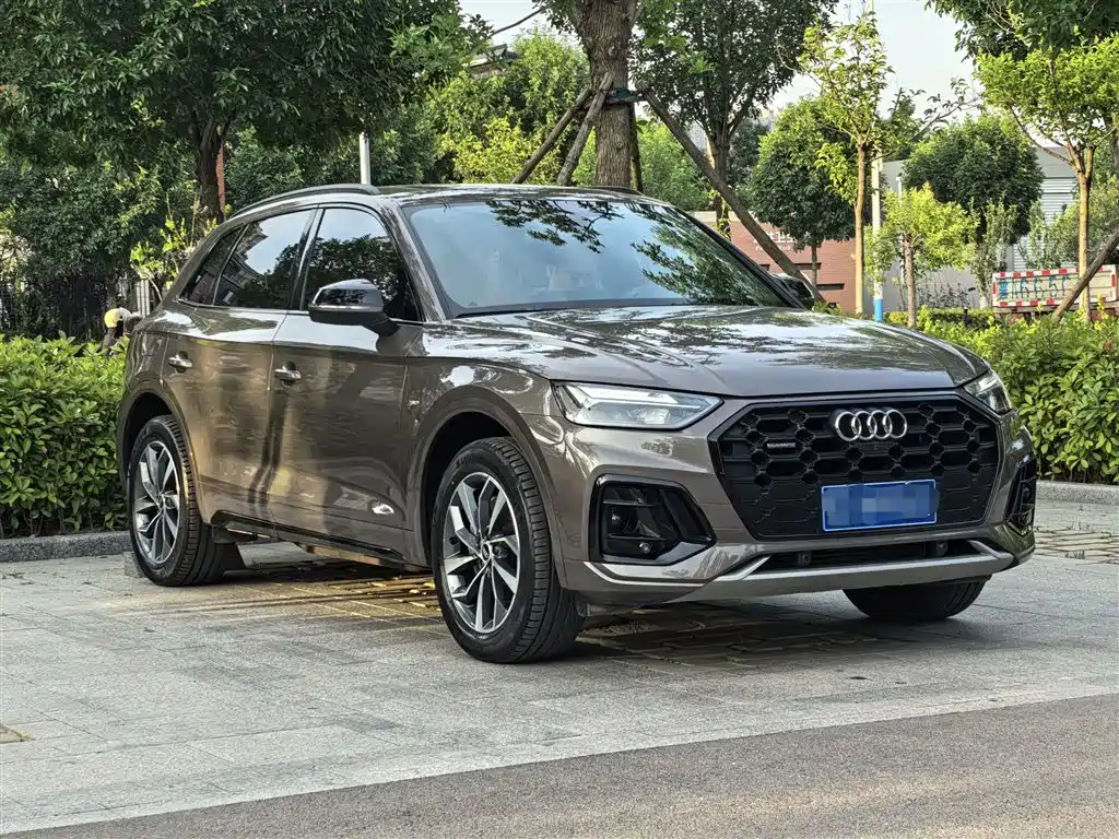 Audi Q5L 2023 — фото 25