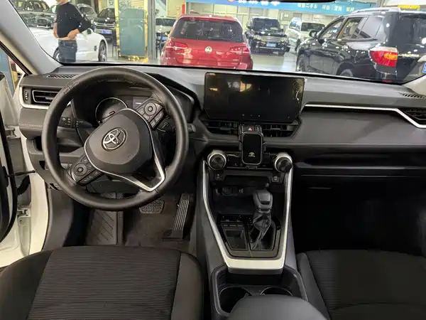 Toyota RAV4 2024